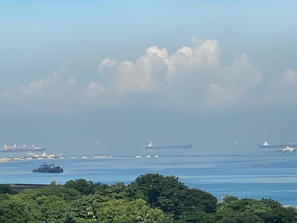 Le 10 The Radiance Manila Bay Aparthotel Pasay Bagian luar foto