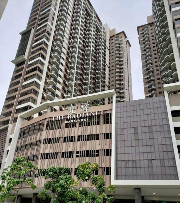 Le 10 The Radiance Manila Bay Aparthotel Pasay Bagian luar foto